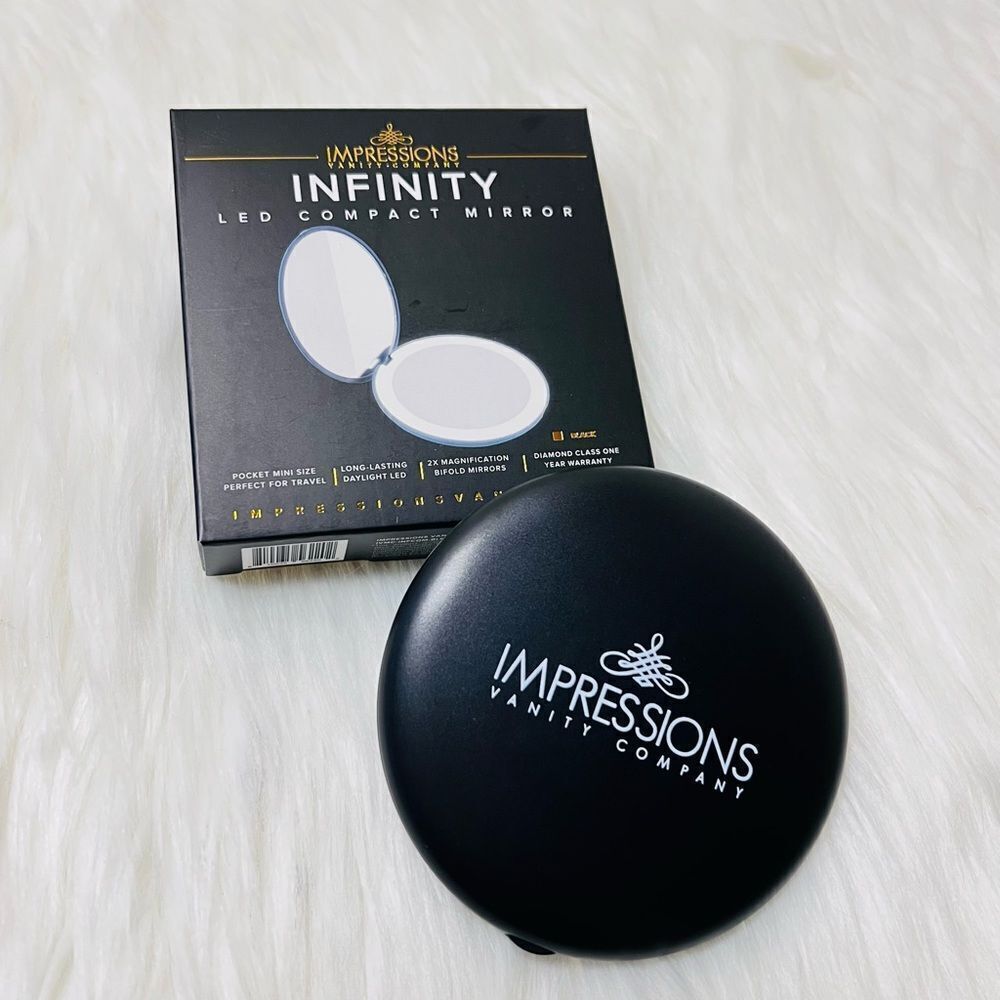 Infinity LED Compact Mirror